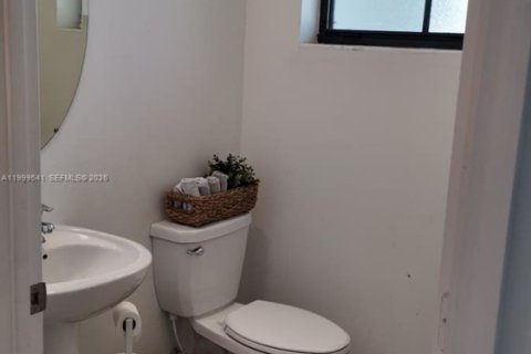 Townhouse in Homestead, Florida 3 bedrooms, 137.77 sq.m. № 2067216 - photo 11