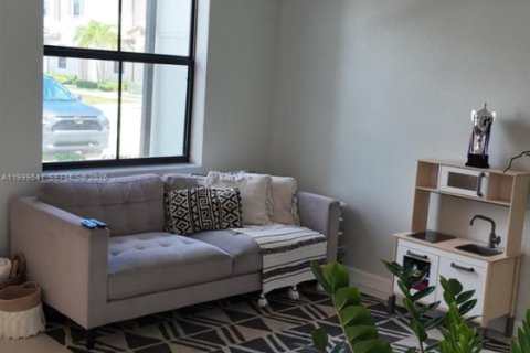 Townhouse in Homestead, Florida 3 bedrooms, 137.77 sq.m. № 2067216 - photo 2