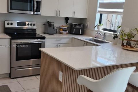 Townhouse in Homestead, Florida 3 bedrooms, 137.77 sq.m. № 2067216 - photo 8