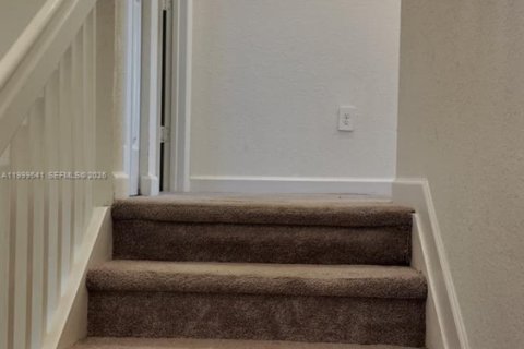 Townhouse in Homestead, Florida 3 bedrooms, 137.77 sq.m. № 2067216 - photo 13