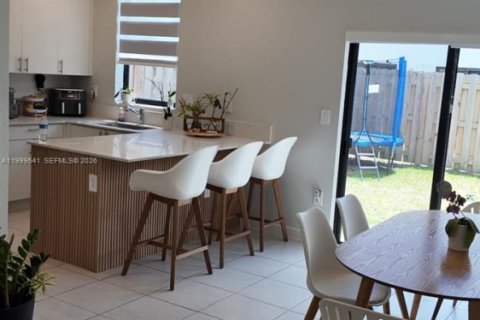 Townhouse in Homestead, Florida 3 bedrooms, 137.77 sq.m. № 2067216 - photo 10