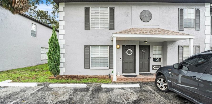 Townhouse in Tampa, Florida 3 bedrooms, 127.09 sq.m. № 1810816