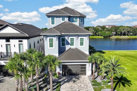 House in Palm Coast, Florida 3 bedrooms, 385.54 sq.m. № 2363363 - photo 17