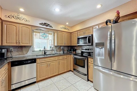 House in Lakeland, Florida 3 bedrooms, 239.69 sq.m. № 1540140 - photo 17