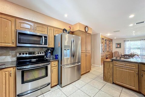 House in Lakeland, Florida 3 bedrooms, 239.69 sq.m. № 1540140 - photo 18