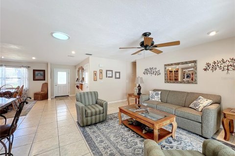 House in Lakeland, Florida 3 bedrooms, 239.69 sq.m. № 1540140 - photo 12