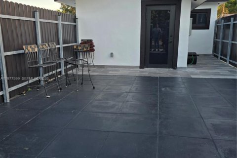 House in Florida City, Florida 4 bedrooms, 188.31 sq.m. № 2046310 - photo 5