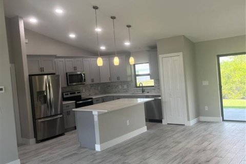 Casa en venta en Port Charlotte, Florida, 3 dormitorios, 140.1 m2 № 1749633 - foto 7
