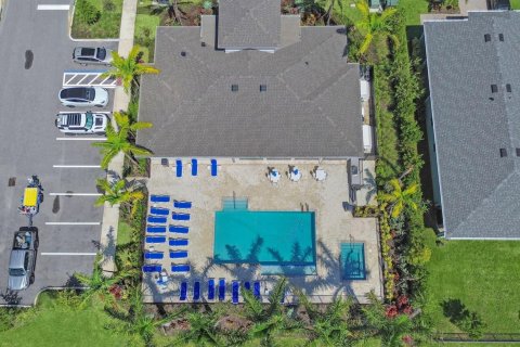 House in Port St. Lucie, Florida 3 bedrooms, 185.62 sq.m. № 2082643 - photo 25