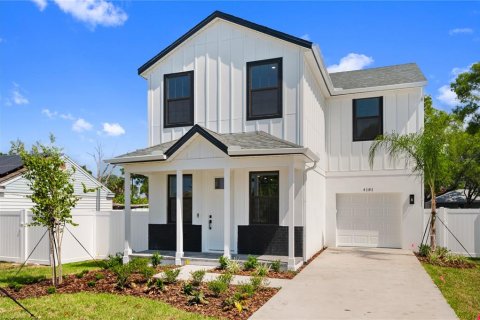 House in MAGNOLIA PARK in Saint Petersburg, Florida 4 bedrooms, 187.01 sq.m. № 2222383 - photo 2