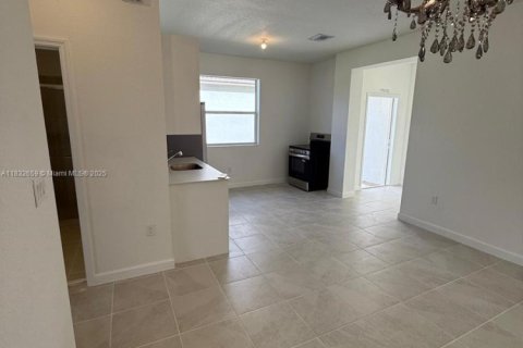 Commercial property in Homestead, Florida 2 bedrooms № 2018589 - photo 9