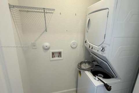 Commercial property in Homestead, Florida 2 bedrooms № 2018589 - photo 7