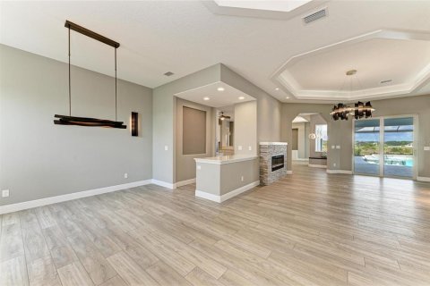 House in Sarasota, Florida 3 bedrooms, 330.82 sq.m. № 1679981 - photo 8