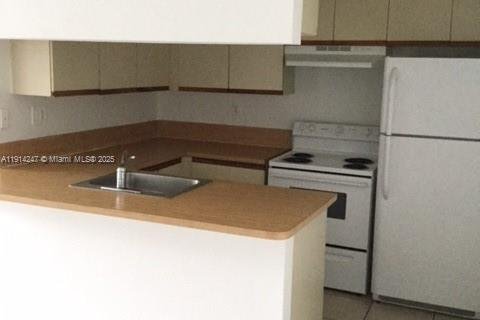 Снять в аренду кондоминиум в Хайалиа, Флорида 1 спальня, 58.71м2, № 1969913 - фото 2