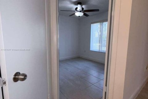 Снять в аренду кондоминиум в Хайалиа, Флорида 1 спальня, 58.71м2, № 1969913 - фото 5