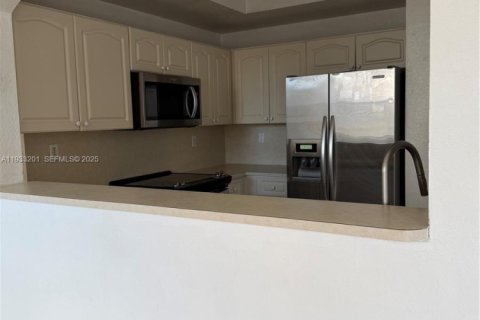 Copropriété à louer à Miami, Floride: 3 chambres, 126.72 m2 № 1993293 - photo 3