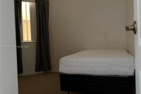 Copropriété à louer à Miami, Floride: 3 chambres, 126.72 m2 № 1993293 - photo 12