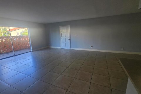 Condominio en alquiler en Coral Springs, Florida, 2 dormitorios, 102.19 m2 № 2078198 - foto 7