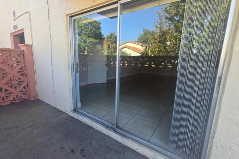 Condominio en alquiler en Coral Springs, Florida, 2 dormitorios, 102.19 m2 № 2078198 - foto 8