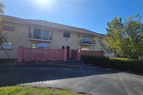 Condominio en Coral Springs, Florida, 2 dormitorios  № 2078198