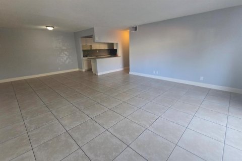 Condominio en alquiler en Coral Springs, Florida, 2 dormitorios, 102.19 m2 № 2078198 - foto 6
