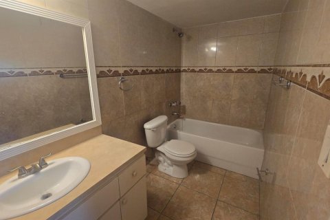 Condominio en alquiler en Coral Springs, Florida, 2 dormitorios, 102.19 m2 № 2078198 - foto 15