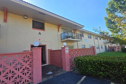 Condominio en alquiler en Coral Springs, Florida, 2 dormitorios, 102.19 m2 № 2078198 - foto 2