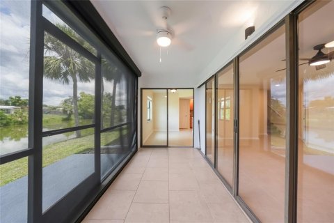 Condo in Port Charlotte, Florida, 2 bedrooms  № 1746913 - photo 16