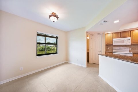 Condo in Port Charlotte, Florida, 2 bedrooms  № 1746913 - photo 9