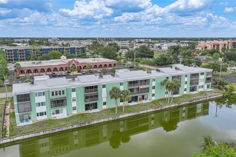 Condo in Port Charlotte, Florida, 2 bedrooms  № 1746913 - photo 2