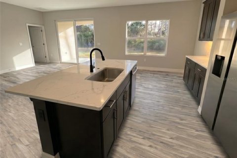 House in Inverness, Florida 3 bedrooms, 150.04 sq.m. № 2207984 - photo 4