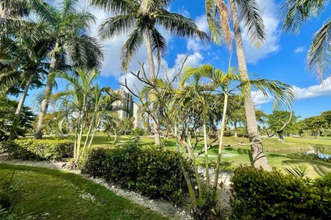 Купить таунхаус в Авентура, Флорида 3 спальни, 188.78м2, № 1963686 - фото 22