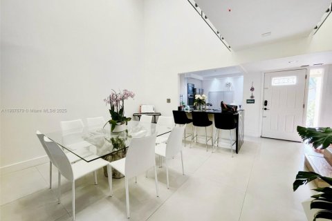 Купить таунхаус в Авентура, Флорида 3 спальни, 188.78м2, № 1963686 - фото 8