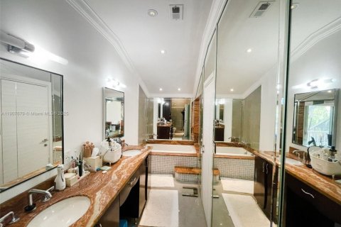 Купить таунхаус в Авентура, Флорида 3 спальни, 188.78м2, № 1963686 - фото 14