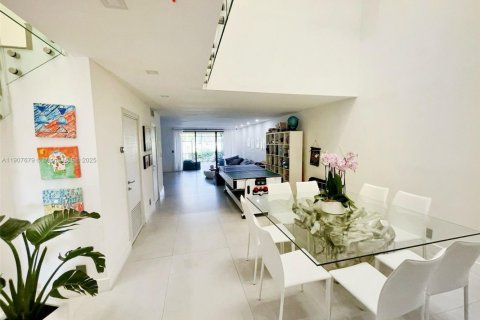 Купить таунхаус в Авентура, Флорида 3 спальни, 188.78м2, № 1963686 - фото 25