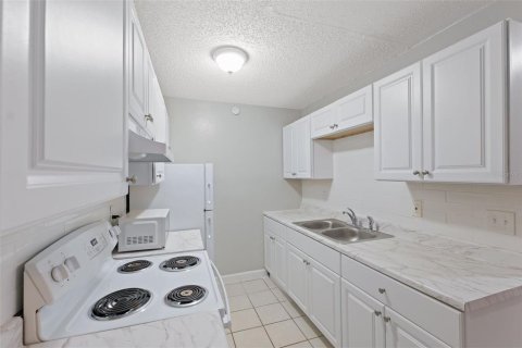 Apartamento en alquiler en Tampa, Florida, 3 dormitorios, 122.63 m2 № 1687667 - foto 8