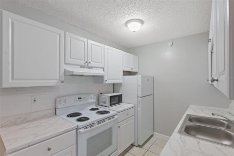 Apartamento en alquiler en Tampa, Florida, 3 dormitorios, 122.63 m2 № 1687667 - foto 9