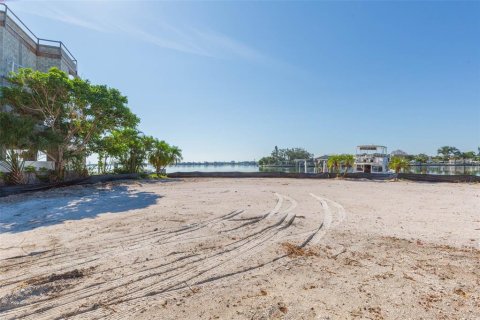 House in Saint Pete Beach, Florida 4 bedrooms, 307.13 sq.m. № 1443805 - photo 10