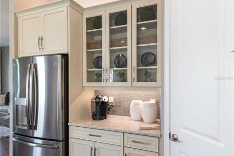 House in Orlando, Florida 3 bedrooms, 222.69 sq.m. № 2166269 - photo 5