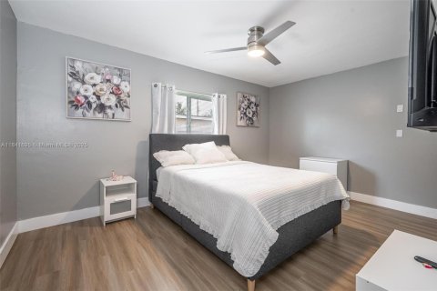 Casa en venta en Hollywood, Florida, 3 dormitorios, 172.05 m2 № 1833792 - foto 12