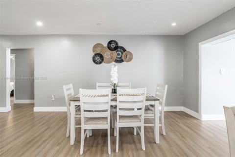 Casa en venta en Hollywood, Florida, 3 dormitorios, 172.05 m2 № 1833792 - foto 4