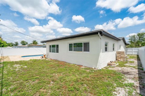 Casa en venta en Hollywood, Florida, 3 dormitorios, 172.05 m2 № 1833792 - foto 27