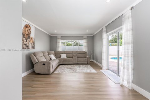 Casa en venta en Hollywood, Florida, 3 dormitorios, 172.05 m2 № 1833792 - foto 24