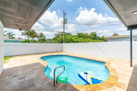 Casa en venta en Hollywood, Florida, 3 dormitorios, 172.05 m2 № 1833792 - foto 15