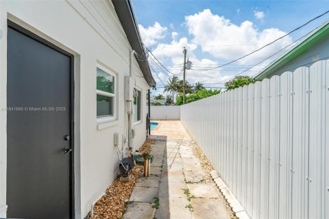 Casa en venta en Hollywood, Florida, 3 dormitorios, 172.05 m2 № 1833792 - foto 16