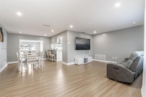 Casa en venta en Hollywood, Florida, 3 dormitorios, 172.05 m2 № 1833792 - foto 6