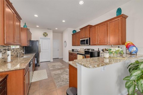 House in Tampa, Florida 4 bedrooms, 236.81 sq.m. № 2151726 - photo 11