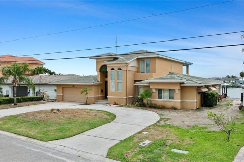 House in Clearwater, Florida 4 bedrooms, 390 sq.m. № 1782816 - photo 28