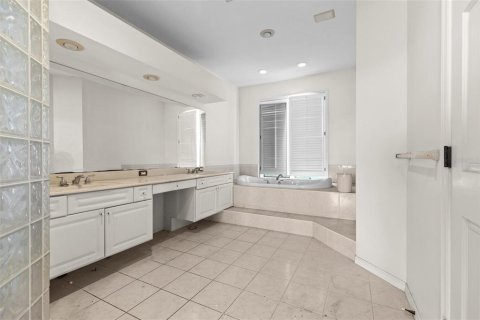 House in Clearwater, Florida 4 bedrooms, 390 sq.m. № 1782816 - photo 26