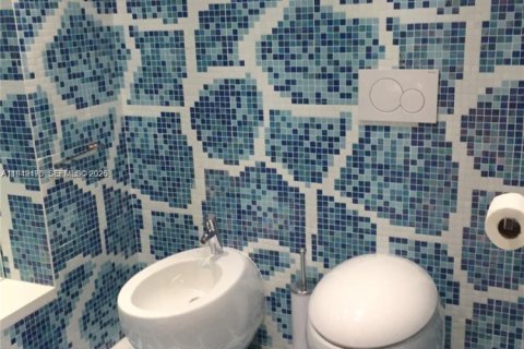 Condo in Miami Beach, Florida, 3 bedrooms  № 2004906 - photo 10